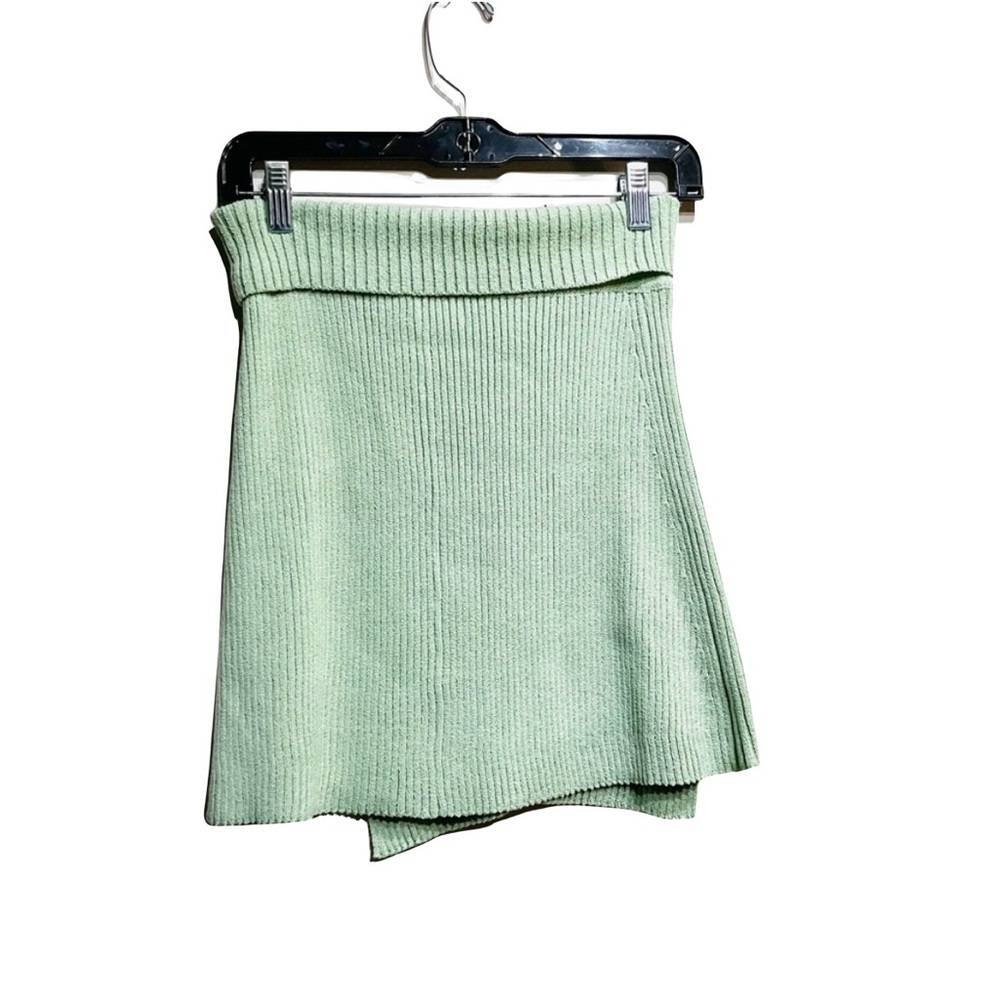 Lime and Dot Size S. Mint Green Ribbed Knit Skirt